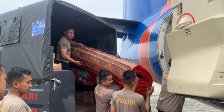 Polri Salurkan 2,1 Ton Bantuan Logistik untuk Aceh Tengah