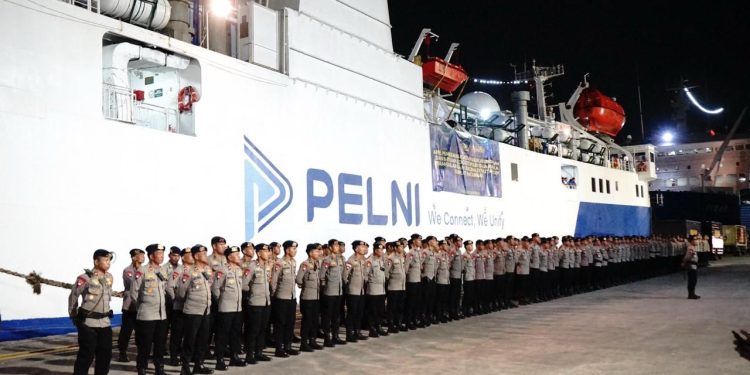 Polri Kirim Personel dan Bantuan Logistik ke Daerah Bencana di Sumatera