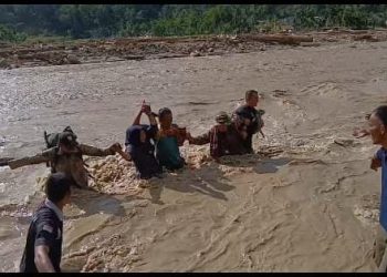 Satpol PP Gayo Lues Distribusikan Bantuan ke Daerah Terpencil Pascabanjir