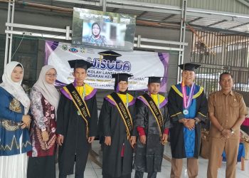 Dua Puluh Lansia di Desa Tundakan Selesaikan Pendidikan di Sekolah Lansia SIDAYA