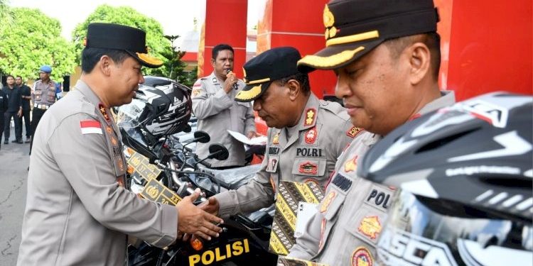 Komisi III DPR RI Berikan Dukungan untuk Polda NTT dengan 20 Motor Bhabinkamtibmas