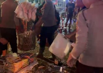 Polri Lakukan Pembersihan Pascabanjir di Aceh Tamiang