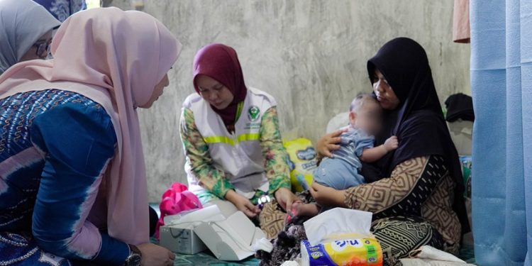 Wali Kota Banjarbaru Berikan Bantuan Bedah Rumah dan Biaya Pengobatan