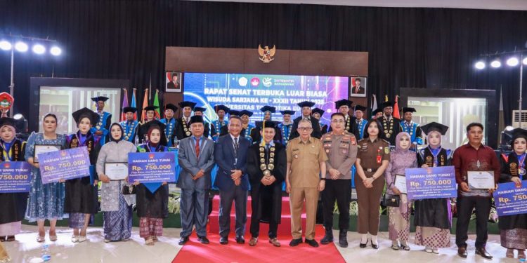 489 Wisudawan Untika Luwuk Resmi Dikukuhkan, Pemkab Banggai Dukung Peningkatan SDM