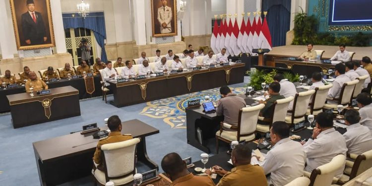 Presiden Prabowo Menerima Laporan Strategis Otonomi Khusus Papua