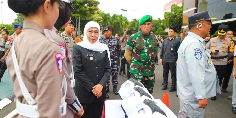 Gubernur Jawa Timur Khofifah Tekankan Pentingnya Sinergi TNI-Polri untuk Pengamanan Nataru