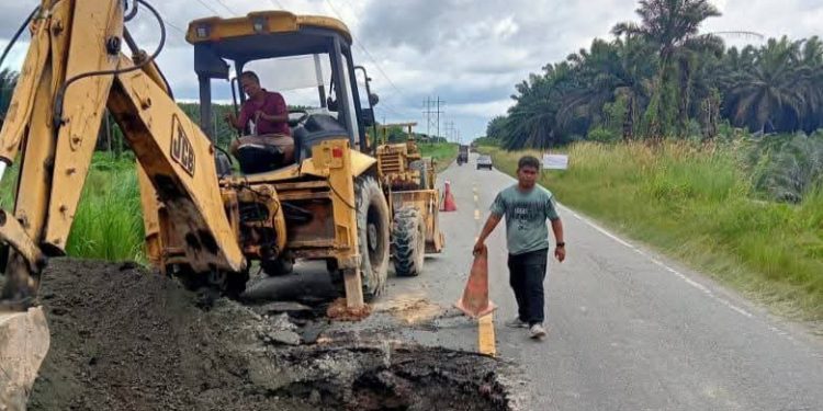 Bupati Siak Tanggap Cepat Atasi Kerusakan Jalan dan Banjir