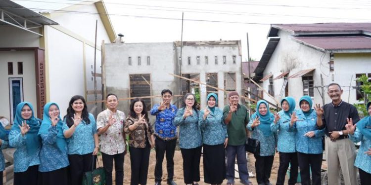Pemprov Kalbar dan TP PKK Bersinergi dalam Program Rehabilitasi Rumah