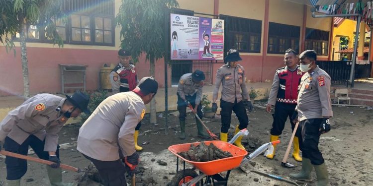 Sinergi Polri dan Masyarakat Pulihkan Pascabanjir di Pidie Jaya