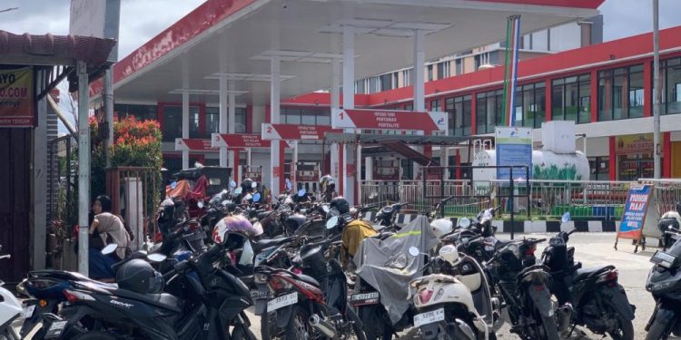 Distribusi BBM di Aceh Tengah Tetap Berjalan Meski Melalui Jalur Udara