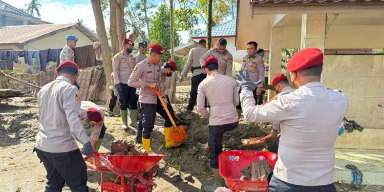 Polres Pidie Jaya Laksanakan Bakti Sosial di Lokasi Banjir Bandang
