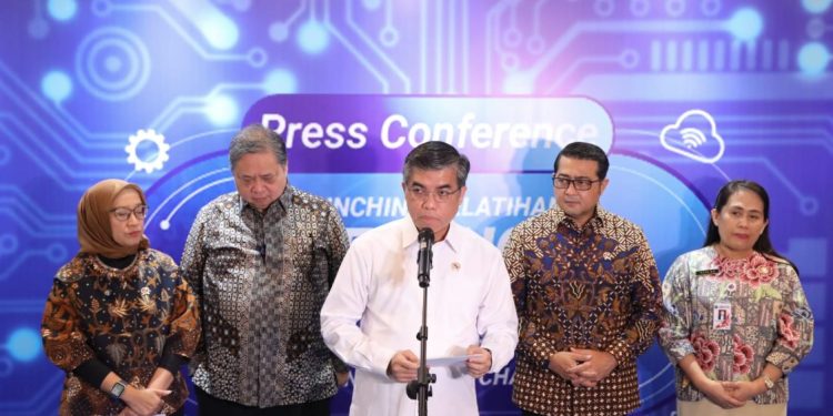 Menaker Anjurkan Perusahaan Terapkan WFA Jelang Libur Nataru 2025
