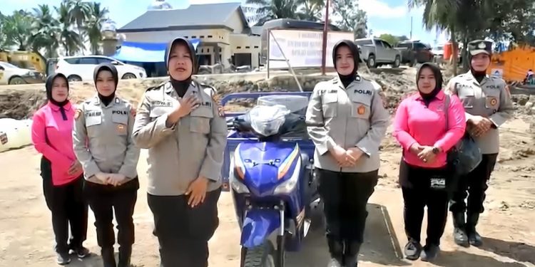 Polres Metro Jakarta Pusat Berikan Bantuan Motor Roda Tiga ke Polres Tapanuli Selatan
