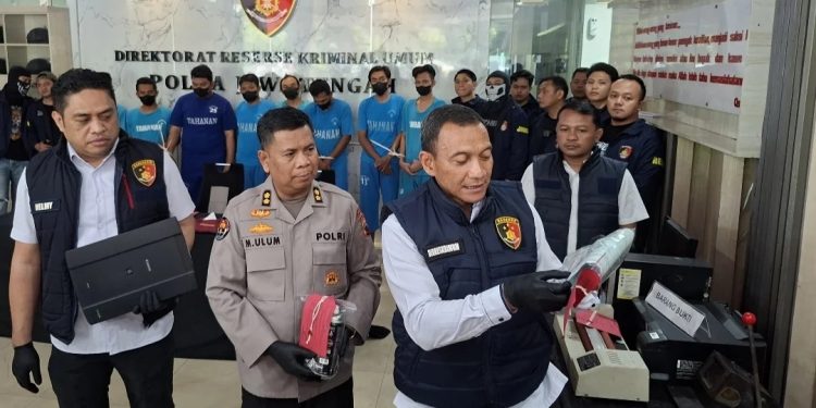 Polda Jawa Tengah Tangkap Delapan Anggota Sindikat Penggelapan Mobil