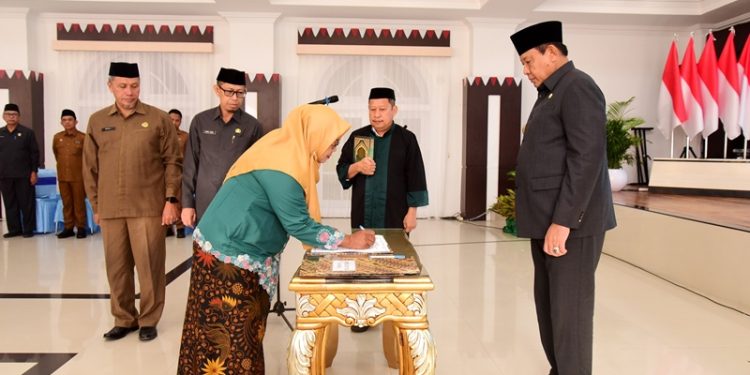 Gubernur Gorontalo Lantik 39 Pejabat Fungsional Baru