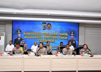Kapolda NTT Dorong Transparansi dan Pengabdian dalam Konferensi Pers Akhir Tahun