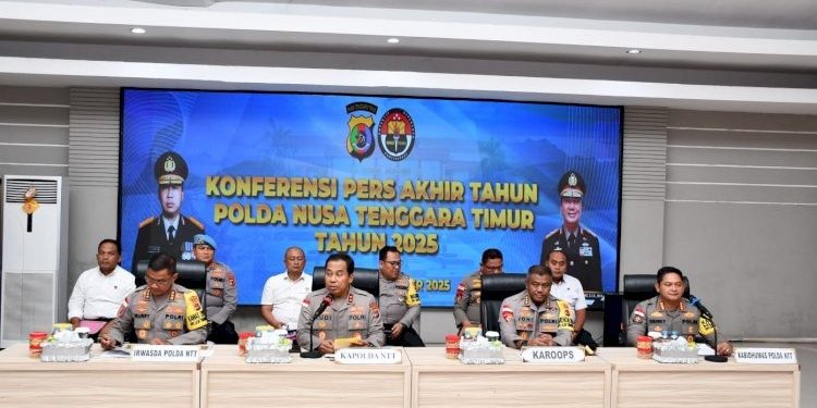 Kapolda NTT Dorong Transparansi dan Pengabdian dalam Konferensi Pers Akhir Tahun