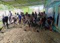 Polres Aceh Tengah dan Sat Brimob Polda Aceh Bersama GMNI Gotong Royong Pulihkan Posyandu