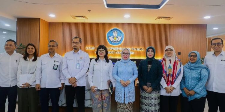 Wamendiktisaintek Ajak Perguruan Tinggi Tingkatkan Sinergi dengan Koperasi Merah Putih