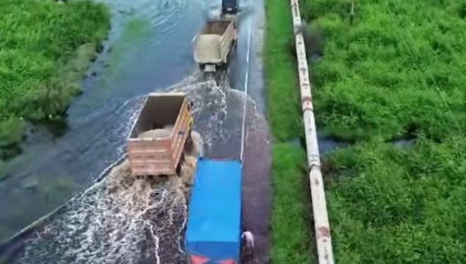 Bupati Siak Minta Kementerian PUPR Tangani Banjir di Jalan Nasional