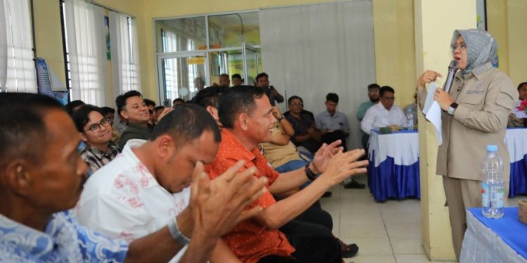 Bupati Siak Ajak Perusahaan Bersama Atasi Kerusakan Jalan Simpang Libo Baru