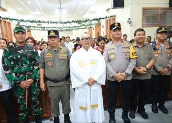 Kapolda dan Gubernur Babel Tinjau Keamanan Gereja di Pangkalpinang pada Malam Natal