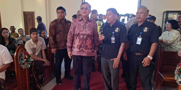 Bupati Buleleng Pantau Ibadah Natal dan Siapkan Perayaan Tahun Baru Berbasis Budaya
