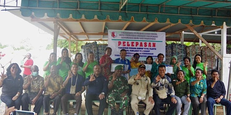 Boven Digoel Kirim Limbah Plastik Pertama, Dorong Kepedulian Lingkungan