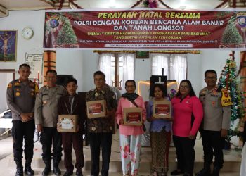 Polres Tapanuli Tengah Gelar Natal 2025 Bersama Pengungsi di GOR Pandan