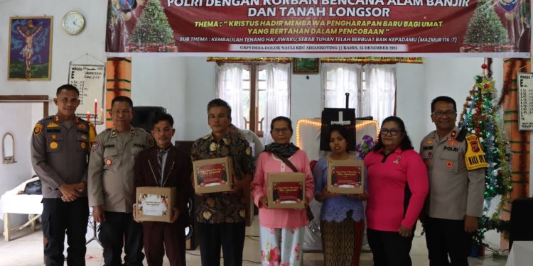 Polres Tapanuli Tengah Gelar Natal 2025 Bersama Pengungsi di GOR Pandan