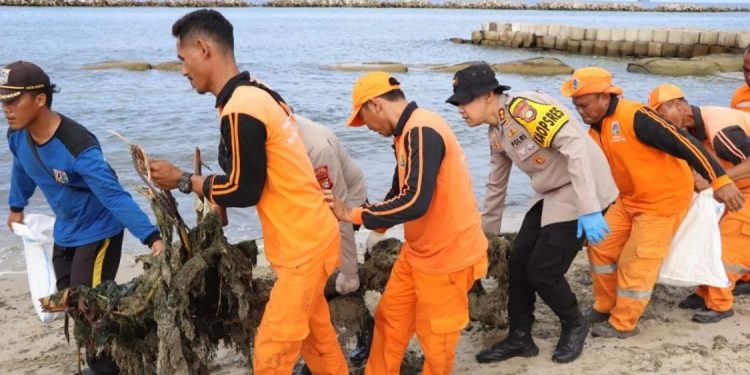 Kapolres Kepulauan Seribu Imbau Jaga Kebersihan Destinasi Wisata
