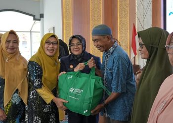 TP PKK Siak dan Mitra Salurkan Bantuan Sembako di 14 Kecamatan