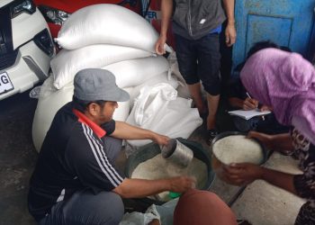 Camat Permata Pastikan Bantuan Logistik Telah Tersalurkan