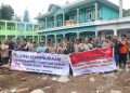 Polres Bener Meriah dan Warga Bersihkan Dayah Bustanul Ulum Pascabencana
