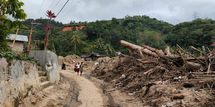 Pemulihan Kota Sibolga Pasca Banjir dan Longsor dengan Dukungan Alat Berat