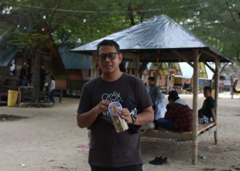 Keripik Teri Giligenting Menjadi Daya Tarik Wisatawan di Pantai Sembilan