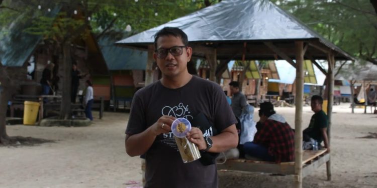 Keripik Teri Giligenting Menjadi Daya Tarik Wisatawan di Pantai Sembilan