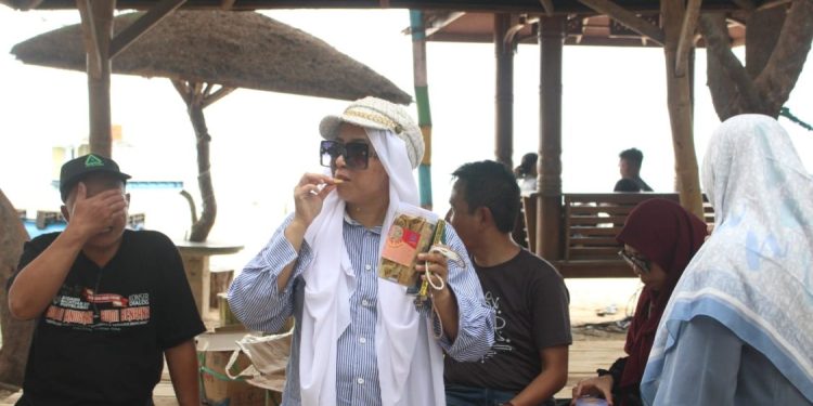 Keripik Teri Giligenting Didorong Jadi Oleh-oleh Khas Wisata Sumenep