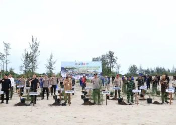 Kapolda Bangka Belitung Pimpin Penanaman 5.000 Pohon di Lahan Eks Tambang