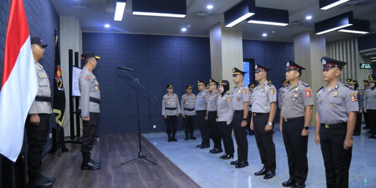 Kadivhumas Pimpin Upacara Kenaikan Pangkat, Tekankan Pentingnya Peran Humas