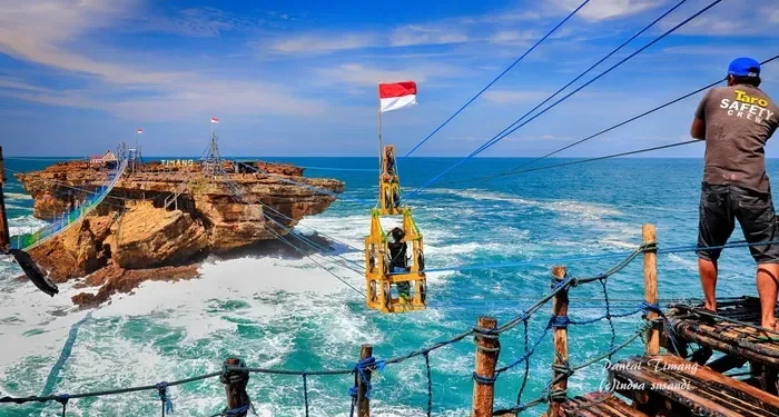 Pantai Timang Gunungkidul