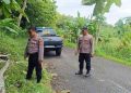 Anggota Polsek Tanjungsari saat mendatangi TKP kecelakaan