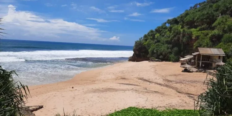 pantai seruni gunungkidul,
