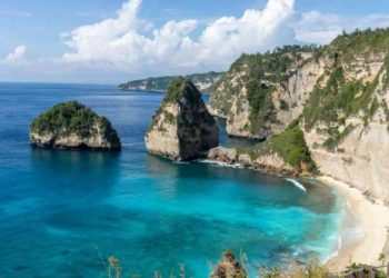 Pemandangan salah satu pantai di Bali