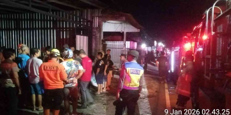 Gudang Kosong di Jalan Wates–Yogya Bantul Terbakar Dini Hari, Api Padam Setelah Satu Jam