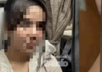 Seorang wanita memakai seragam pramugari palsu di maskapai Batik Air saat di Bandara Soekarno-Hatta, Kota Tangerang.(Tangkapan layar dari akun Instagram @jabodetabek24info.)