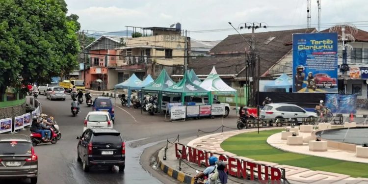 Polisi Berlakukan Penutupan Jalur Puncak pada Malam Tahun Baru