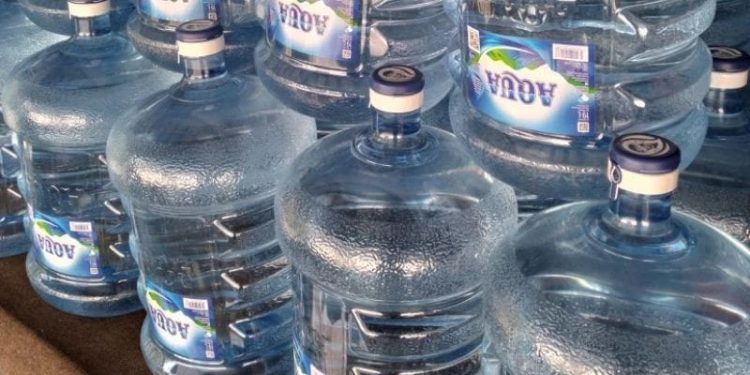 Penggunaan Galon Guna Ulang PET Dukung Pengurangan Sampah Plastik