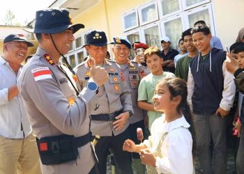 Kapolda Aceh Berikan Hiburan untuk Anak-Anak di Posko Pengungsian Burni Telong