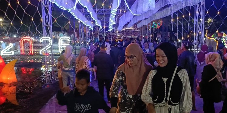 Festival Lampu Batang Meriahkan Malam Tahun Baru 2026